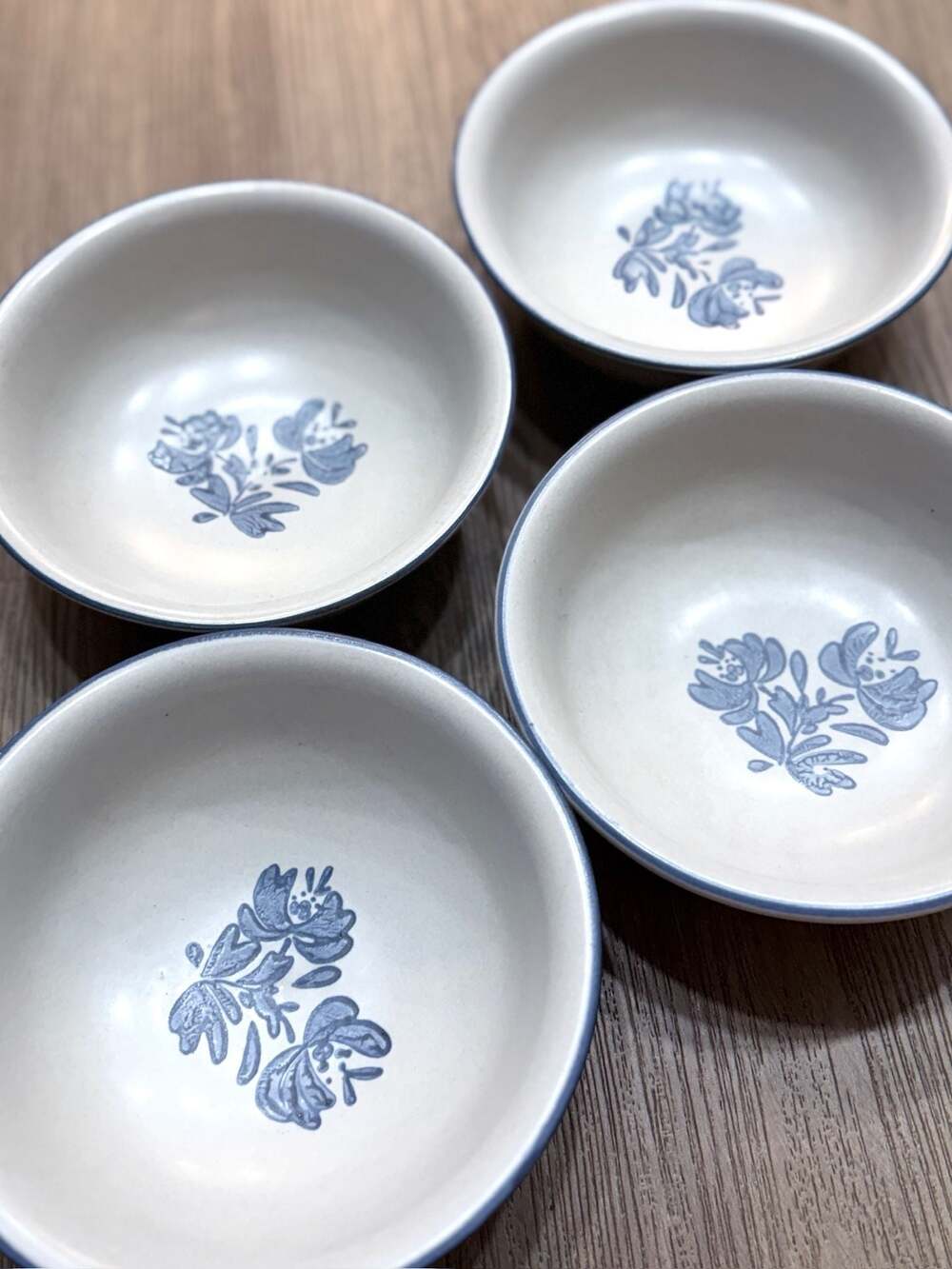 Set of 4 Vintage Pfaltzgraff Yorktowne Stoneware Cereal/Soup Bowls - 6 Inch - Picture 4 of 7